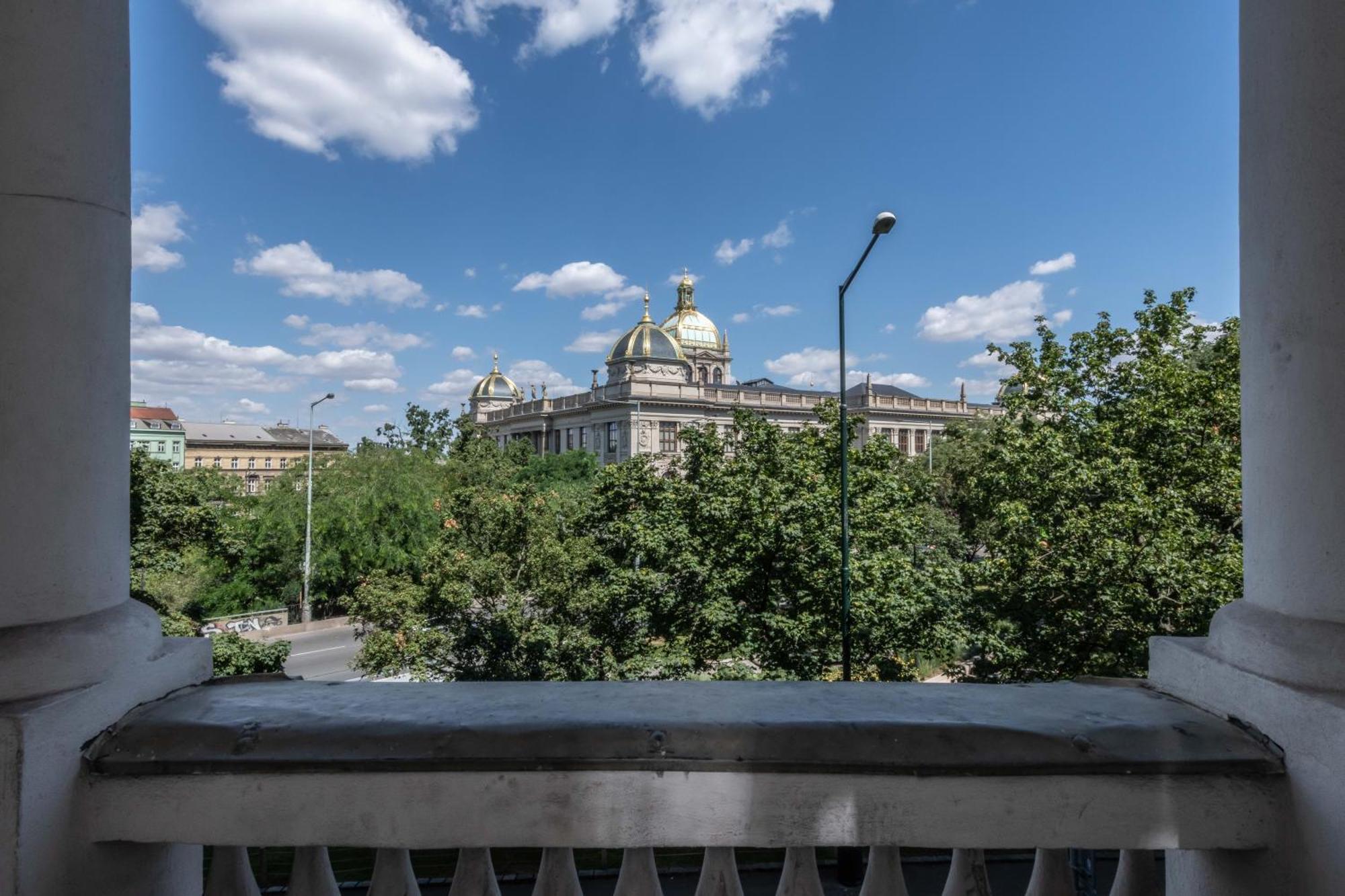 Centrally Located 3Bd Home Near National Museum Прага Екстер'єр фото